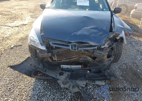 2004 Honda Accord 2.4 Lx z USA, uszkodzony, nr VIN 1HGCM56484A152991